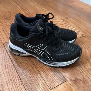 ASICS gel kayano size 6.5